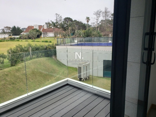 Oportunidad !!! Sea Breezes - Venta - Mansa - Punta Del Este - 3 Dormitorios - Piscina- Ref: 651