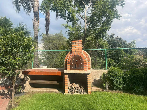 Lomas De Tecamachalco, Espectacular Residencia Estilo Cantábrico Precioso Jardín