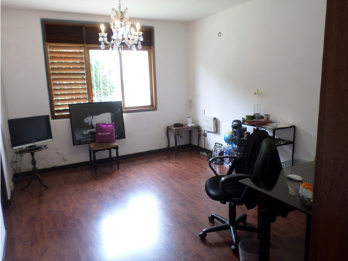 Casa En Venta En Lomas Del Mirador Caracas
