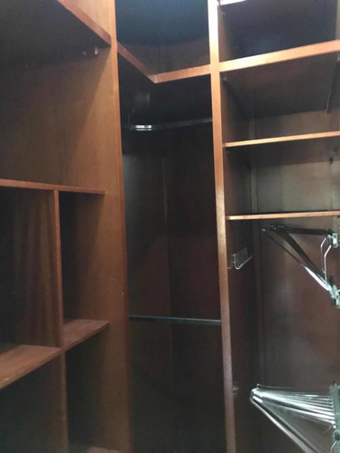 Casa Com 3 Banheiros 3 Suítes , Garagem2 Carros E 1caminhote