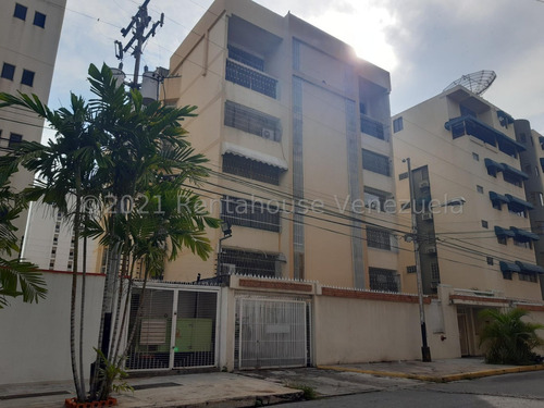 Apartamento En Venta, Urb El Bosque, Las Delicias 23-11061 Yr