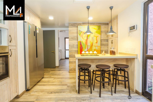 Casa En Venta De 5 Dorm. En Las Condes