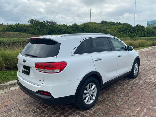 Imagen 7 de 9 de Kia Sorento 2018 2.4 L4 Lx Tela 7 Pasajeros At