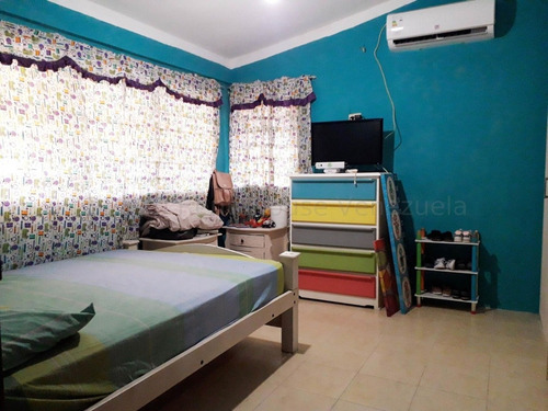Imagen 9 de 12 de Casa En Venta En El Centro De Coro. 04122183505 Cod 22-18000