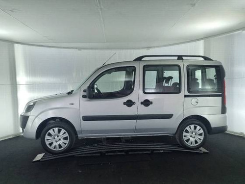 Imagem 4 de 15 de Fiat Doblò 1.8 Mpi Essence 7l 16v Flex 4p Manual