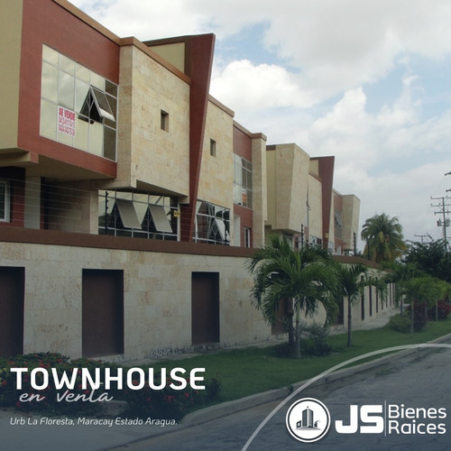 Townhouse En Venta Obra Limpia Urb La Floresta Maracay 06js