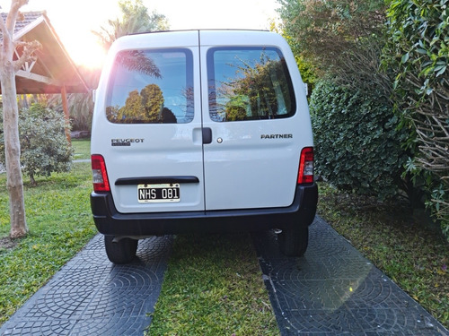 Imagen 4 de 9 de Peugeot Partner 2013 1.4 Furgon Presence Aa