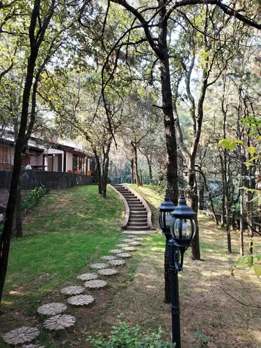 Casa Venta, Con Departamento O Estudio Independiente. 10 Estacionamientos.