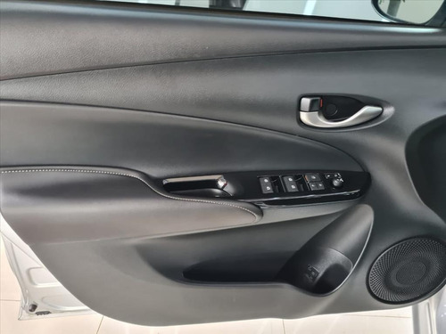 Imagem 13 de 14 de Yaris 1.5 16v Flex Sedan Xls Connect Multidrive