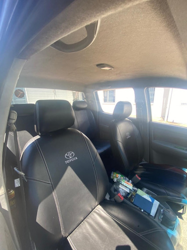 Camioneta Toyota Hilux Sr. 2.7 4x2, Negra