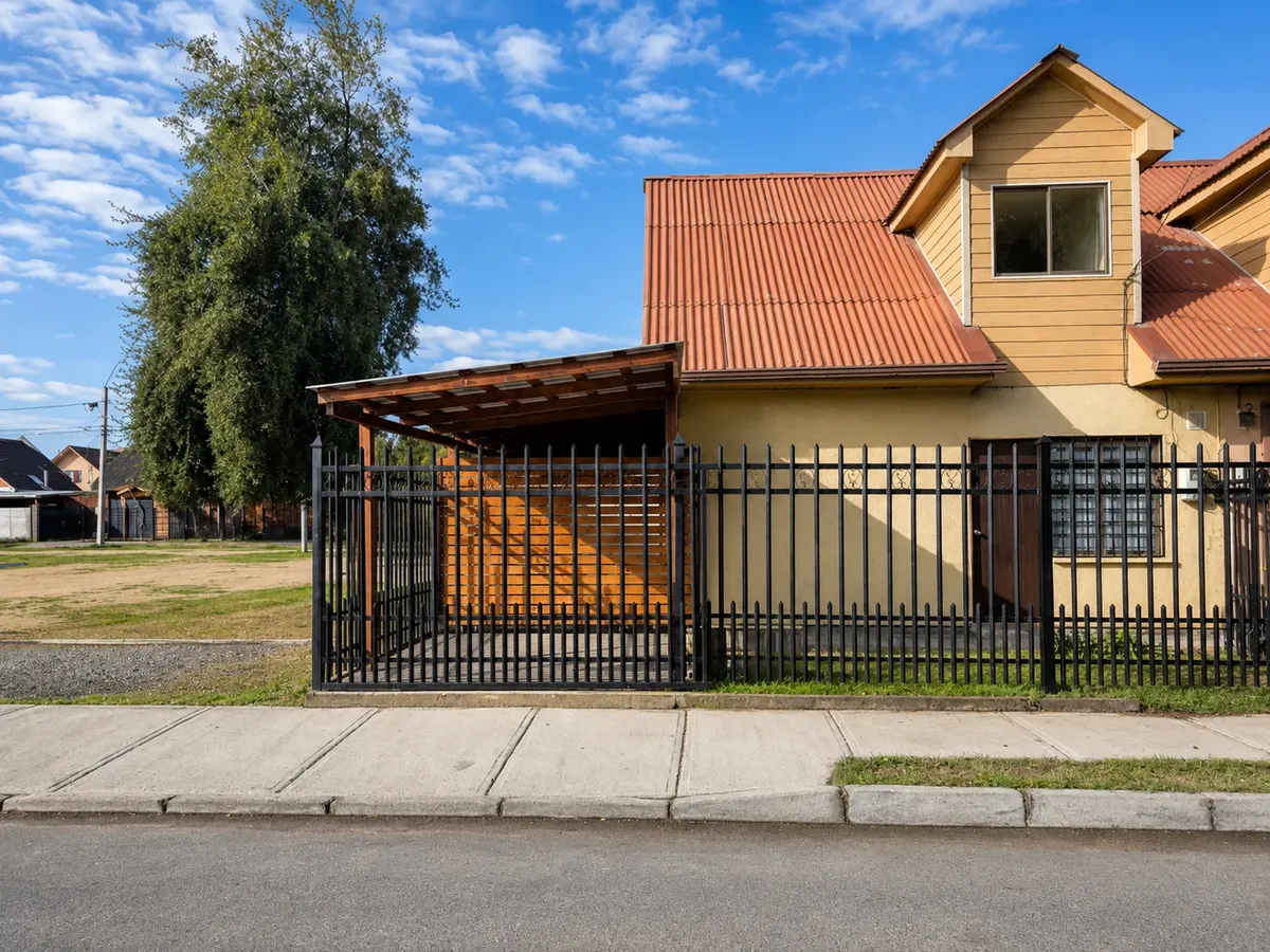 Imagen 2 de 12 de Casa Esquina De 3d 1b En Don Sebastián De Rauquén, Curicó