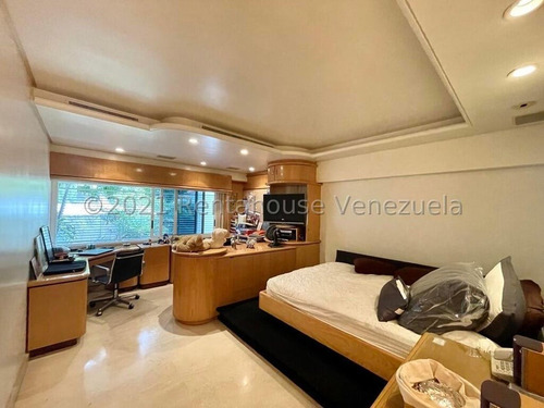 Hermosa Casa De Arquitectura Y Acabados De Lujos ,en Venta Ubicada En Los Chorros 24-4385