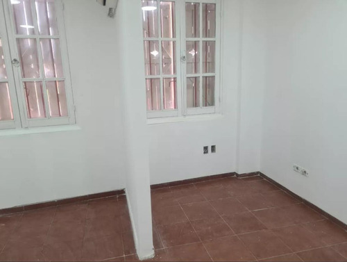 Local En Unión - Galpón , Depósito, Garaje, Terreno, 750 M2 , Padrón Único!!! Imperdible!!! A 10 Min De Tres Cruces. Lugar Para 40 Autos!!!!