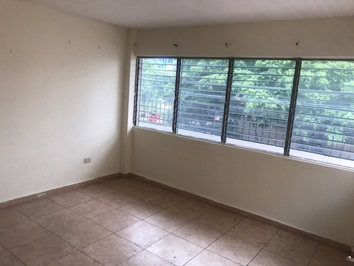 Imagen 3 de 7 de Apto. Gascue 1 Hab. Vacio Rd$ 16 Mil Neg. Con Parqueo
