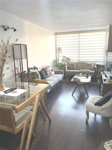 Departamento En Venta De 2 Dorm. En Santiago