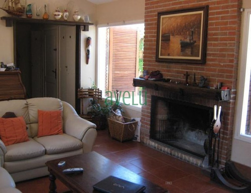 Imagen 1 de 6 de Casa En Jardines De Cordoba, 3 Dormitorios *- Ref: 847
