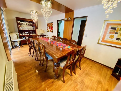 Arriendo Casa 4 D, 3 B, 2 Est, 1 Bd.en Las Condes