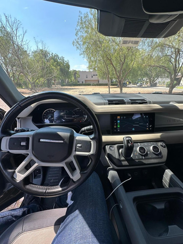 Land Rover Defender 2023