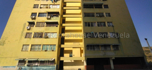 Apartamento En Venta Ubicado En Zona Centro Turmero Negociable Piso Bajo Rah 23-15867