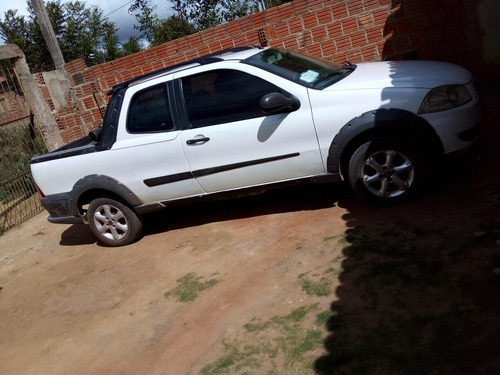 Imagem 1 de 15 de Fiat Strada 2011 1.4 Working Cab. Dupla Flex 2p