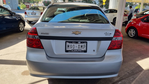 Imagen 5 de 10 de Chevrolet Aveo 2017 1.6 Ls Mt