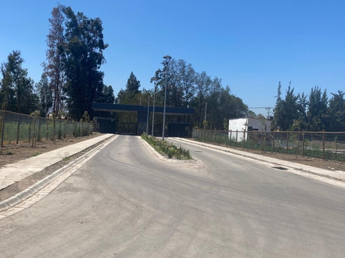 Condominio, Guardias 24/7 En Chicureo, A Pasos De Colegios