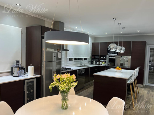 Imagen 7 de 15 de Venta - Casa De 5 Amb. En Echeverría Del Lago