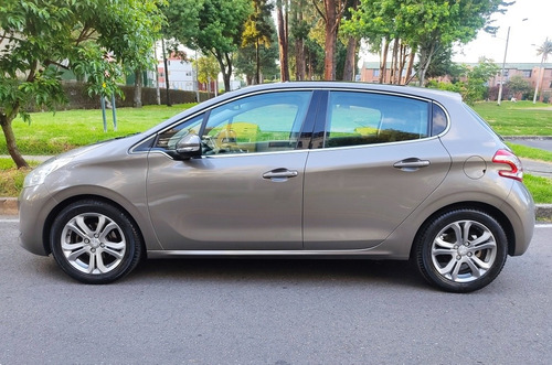 Peugeot 208 2014 1.6 Allure