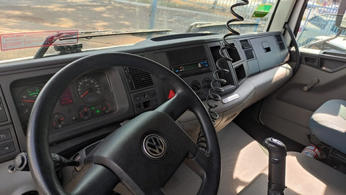 Imagem 6 de 17 de Vw Constellation 24.250 (6x2) - 2008/09