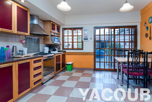 Triplex En Venta - 3 Dormitorios 3 Baños - Cochera - 170mts2 - Parque Avellaneda
