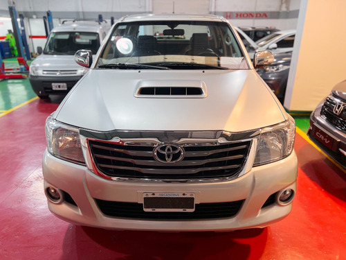 Toyota Hilux 3.0 Cd Srv Cuero 171cv 4x4 5at