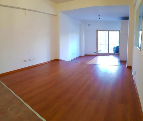 Alquiler Monoambiente 30m2 Al Frente C/ Baño Completo