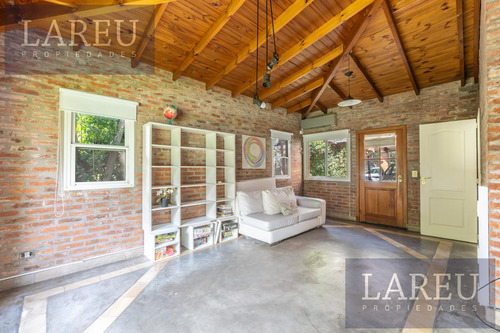 Casa En Venta En Los Fresnos, Pilar