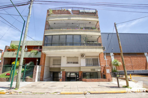 Departamento En Martínez  2 Ambientes Cerca De Avenida Y Centro Comercial