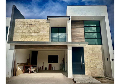 Casa En Venta En Los Viñedos