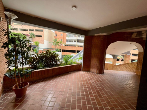 Imagen 16 de 24 de Apartamento En El Parral De 207 Mtrs