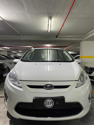 Ford Fiesta Kinetic Design 1.6 120cv Titanium 2012 Sepautos