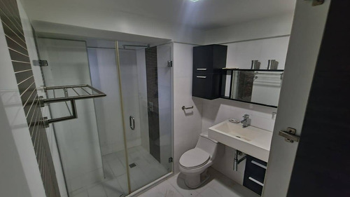 Apartamento En Venta En El Parral, Valencia 287518 Lz