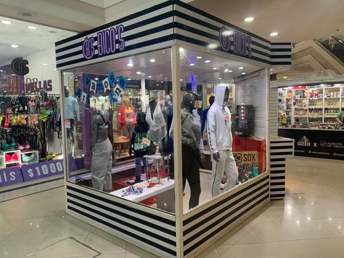 Imagen 2 de 12 de Góndola Stand En Centro Comercial De Pilar Centro