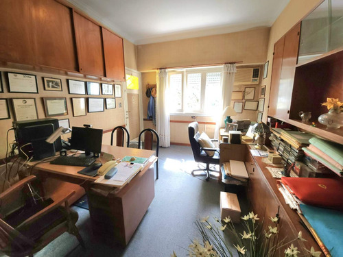 Venta Casa A Refaccionar Sobre Gran Lote Arbolado