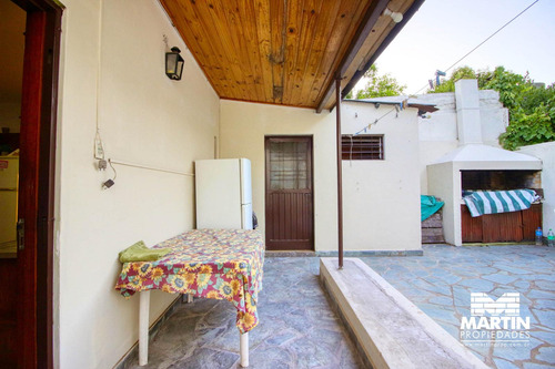 Casa En Venta 5 Amb Con Patio En Victoria