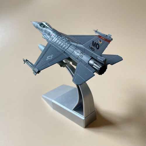 Diecast 1:100 Aircraft Fighter Con Soporte De Exhibición
