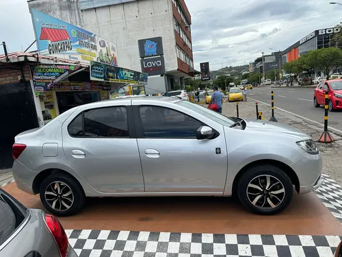 Renault Logan INTENS 1.6 AT