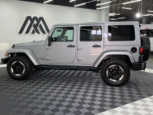 Jeep Wrangler 3.8 V6 Unlimited Sahara JK 4x4 At