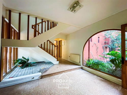 Casa En Venta De 5 Dorm. En Las Condes