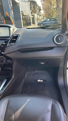 Ford Fiesta Kinetic 1.6 Titanium Powershift 120cv