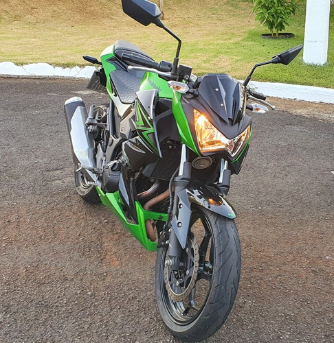 Imagem 2 de 6 de Kawazaki Z300