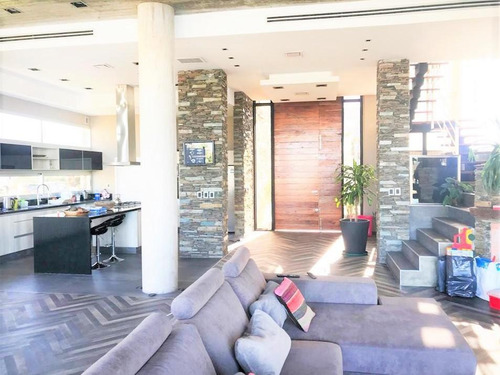 Imagen 5 de 30 de Alquiler De Espectacular Casa Con Amarra Al Río En San Marco Villanueva