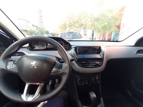 Imagen 8 de 10 de Peugeot 208 2018 1.6 Active