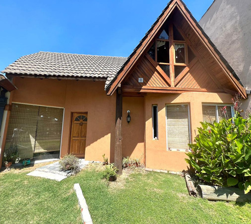 Casa 3 Ambientes En Venta En Complejo Arbolado Con Parque- Ituzaingó Norte